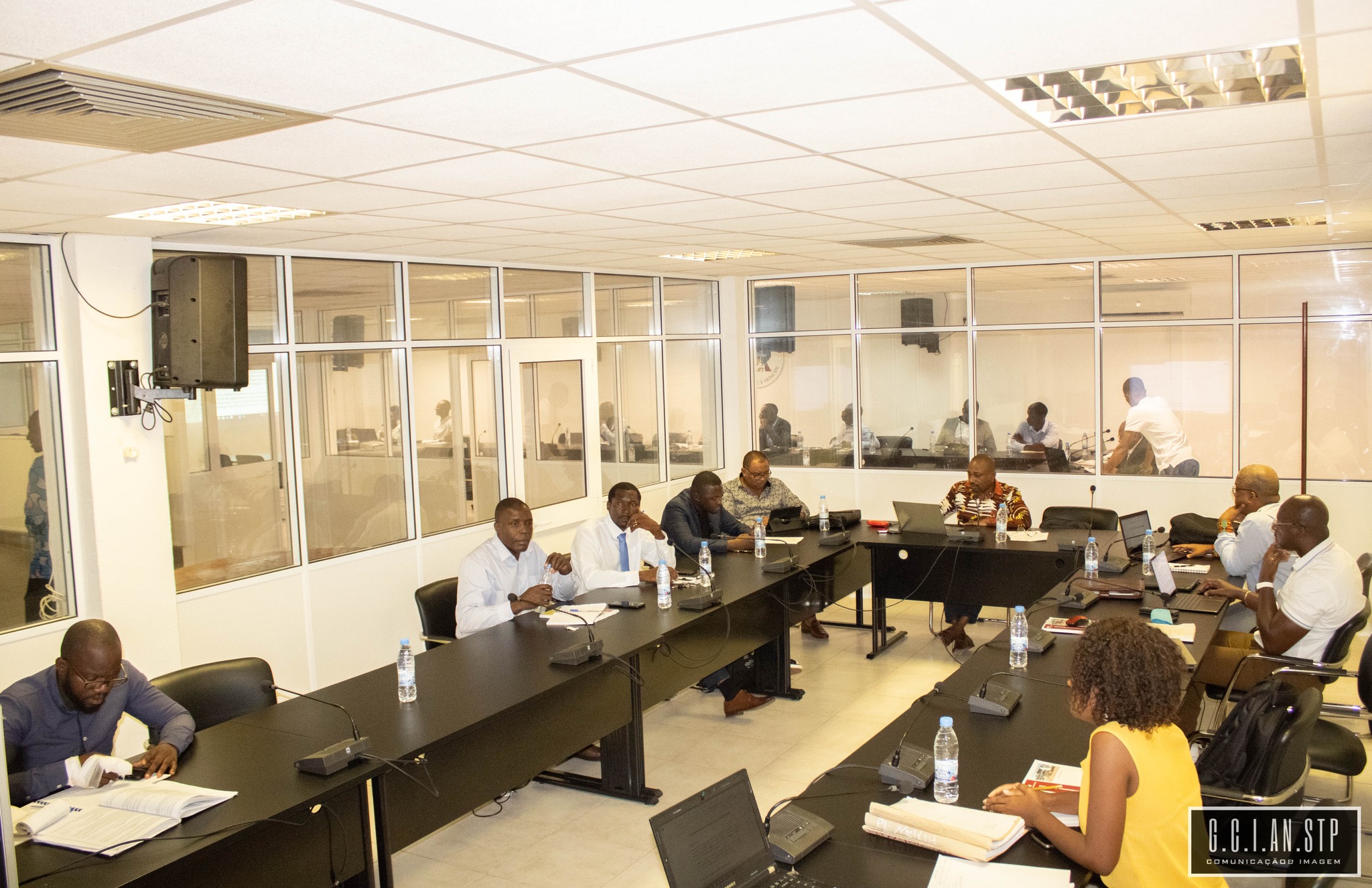 DEPUTADOS DA PRIMEIRA COMISSÃO ANALISAM O PROJECTO DE LEI DA ORGANIZAÇÃO E FUNCIONAMENTO DO SISTEMA JUDICIÁRIO.