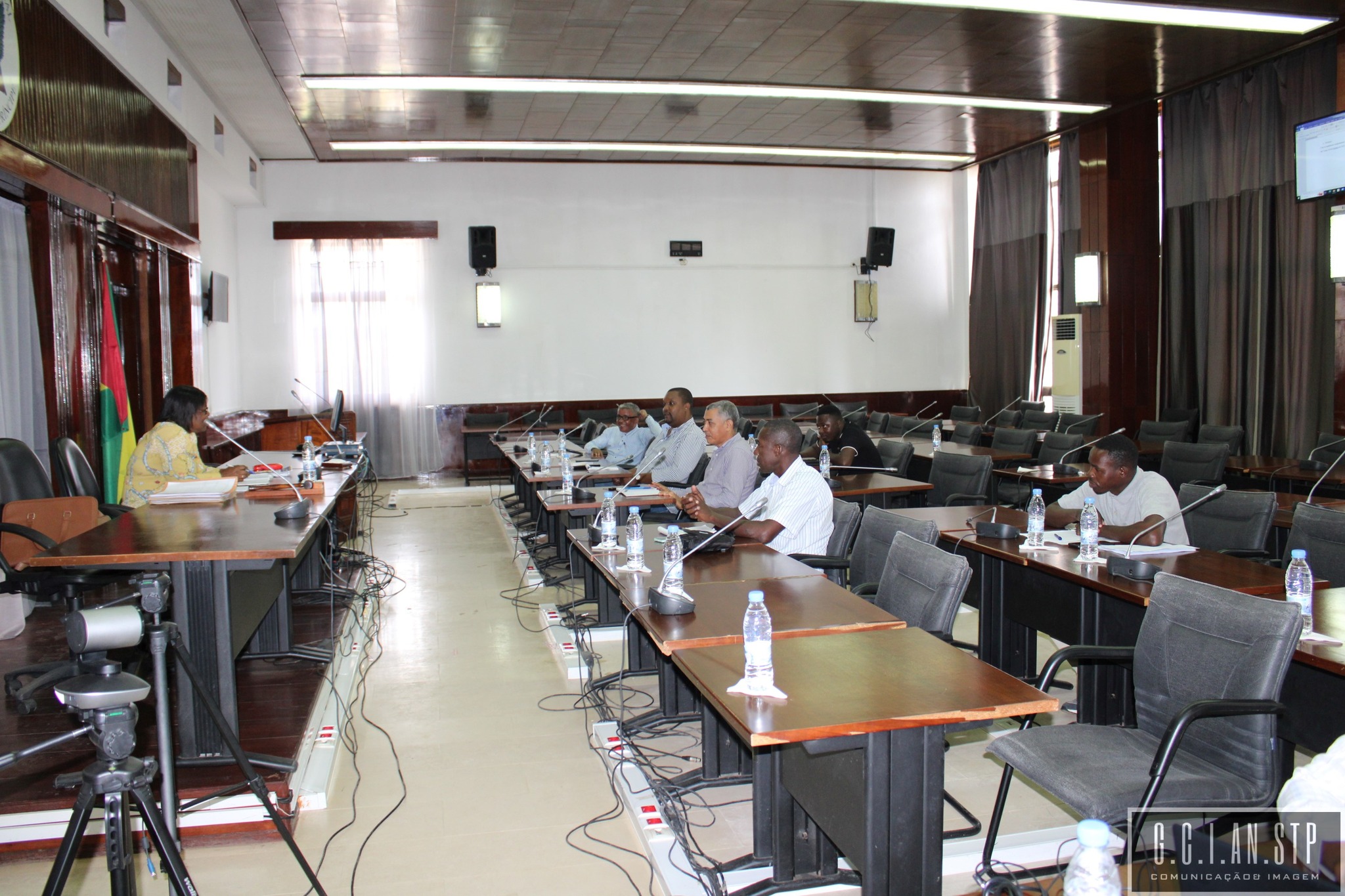 DEPUTADOS DA QUARTA COMISSÃO ESPECIALIZADA PERMANENTE REUNEM-SE E INDICAM RELATORES PARA AS DIFERENTES PROPOSTAS DE RESOLUÇÃO.