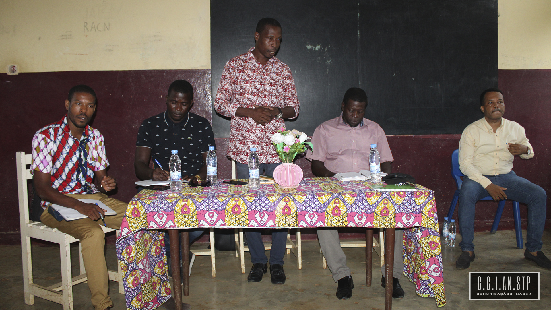 INFANTO-DEPUTADOS SENSIBILIZAM OS ESTUDANTES DE CANTAGALO EM MATÉRIA DE VIOLÊCIA NAS ESCOLAS.