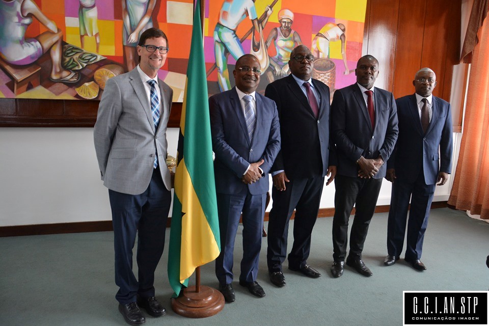 O Embaixador do Canadá, Paul Gibbard, encontrou-se esta terça-feira, 4 de fevereiro, com o Presidente da Assembleia Nacional , Delfim Santiago das Neves.