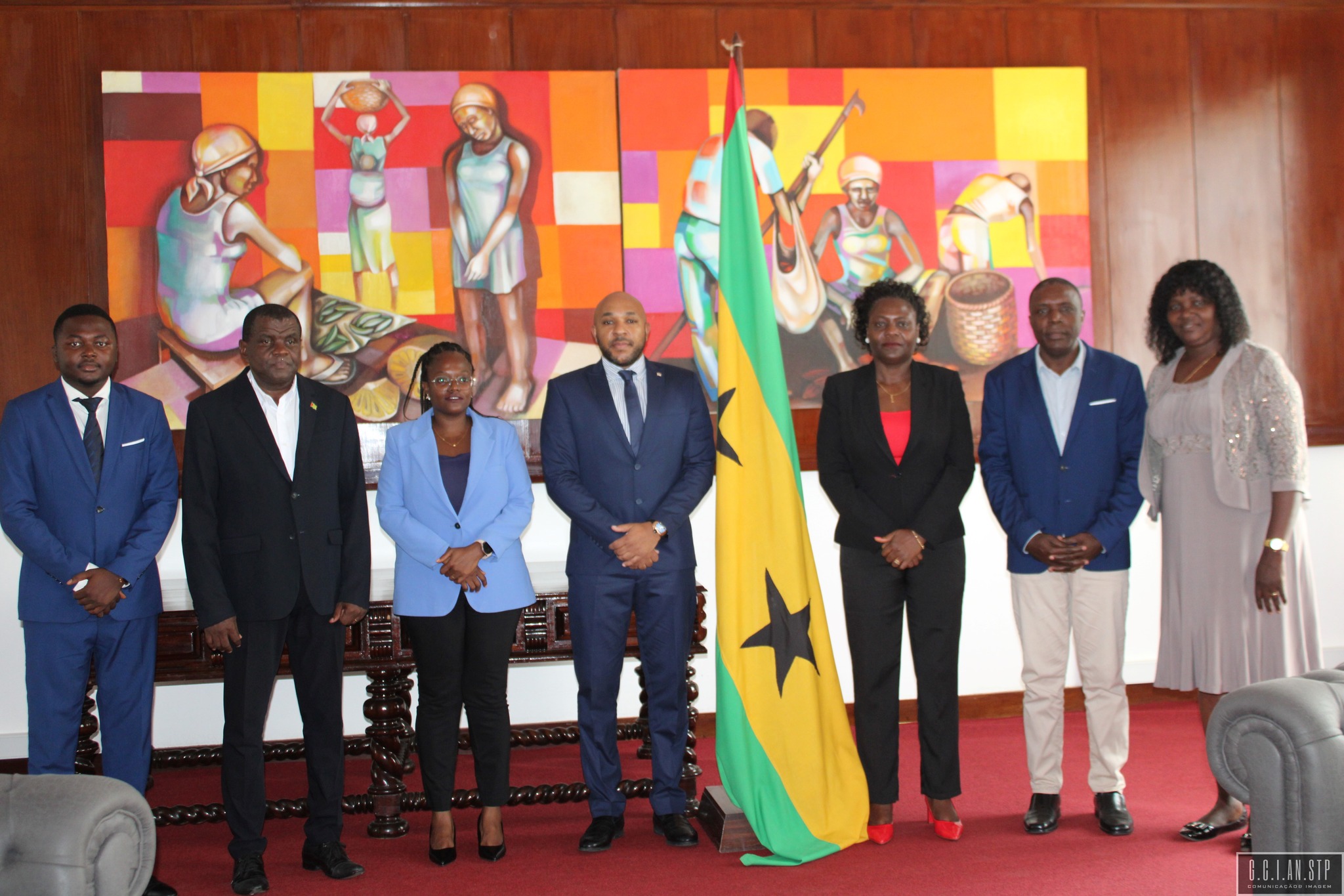 PRESIDENTE DA ASSEMBLEIA NACIONAL RECEBE EM AUDIÊNCIA O CONSELHEIRO ESPECIAL DO PRESIDENTE DA REPÚBLICA DEMOCRÁTICA DE SÃO TOMÉ E PRÍNCIPE.