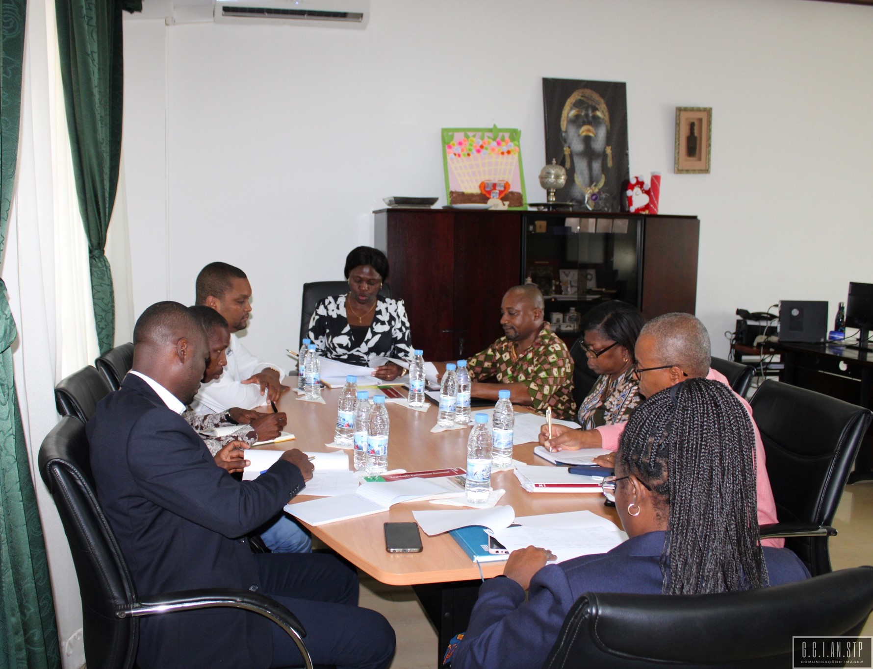 PRESIDENTE DA ASSEMBLEIA NACIONAL REUNIU-SE COM OS PRESIDENTES DAS COMISSÕES ESPECIALIZADAS PERMANENTES.
