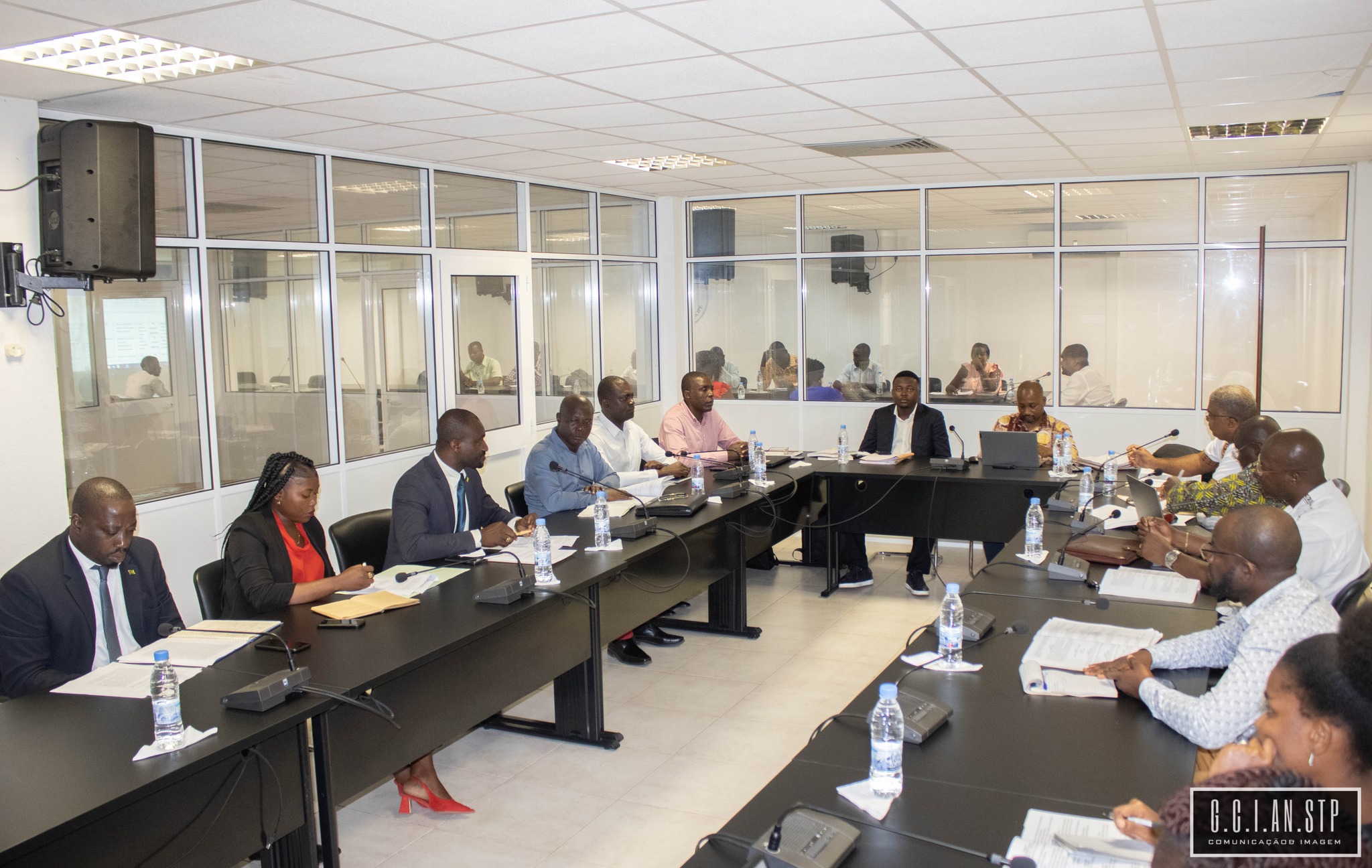 PRIMEIRA COMISSÃO APROVA PARECER DE PROPOSTA DE RESOLUÇÃO.