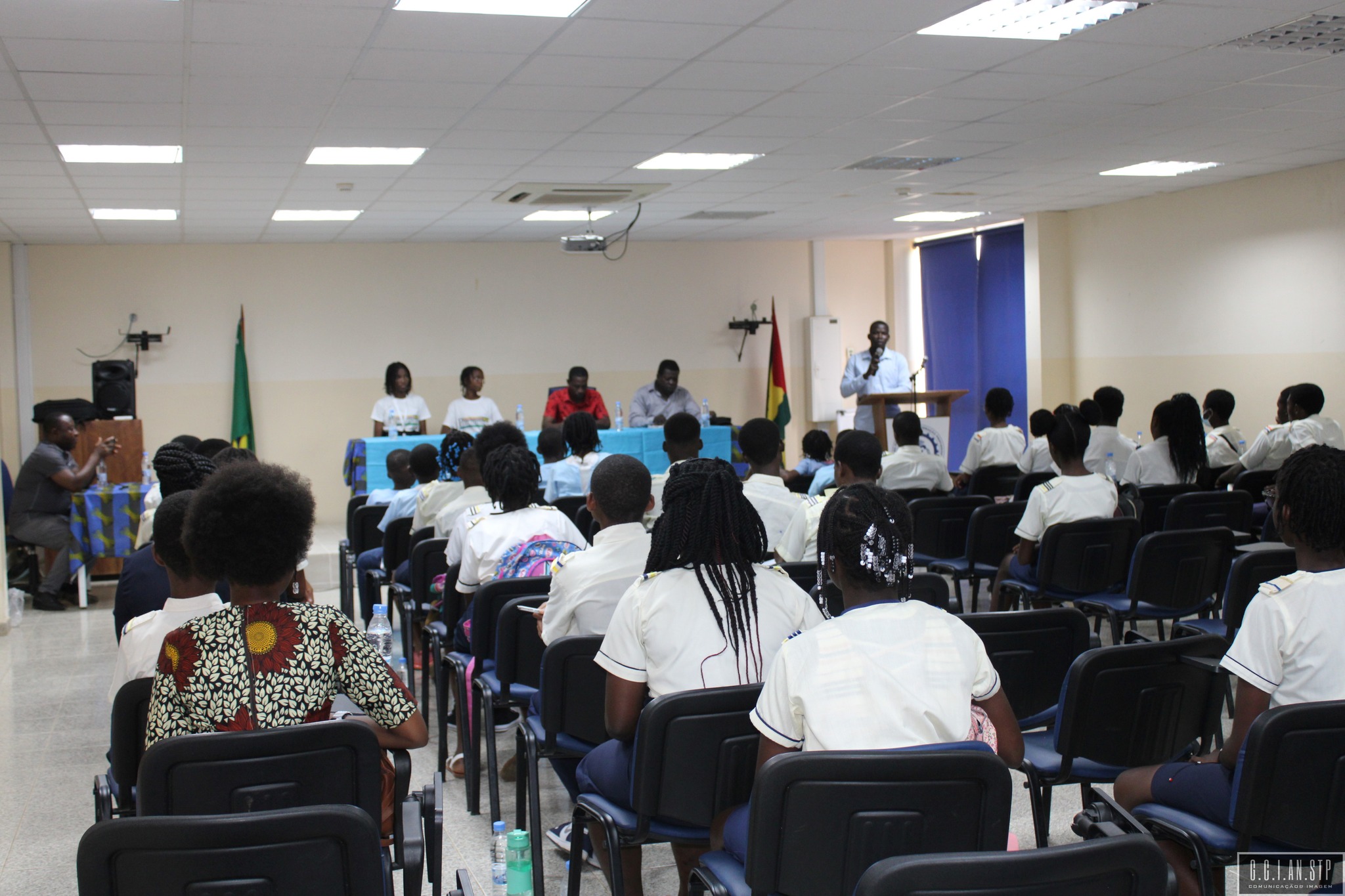 Parlamento Infanto-Juvenil PALESTRA DE SENSIBILIZAÇÃO SOBRE “VIOLÊNCIA NAS ESCOLAS”.