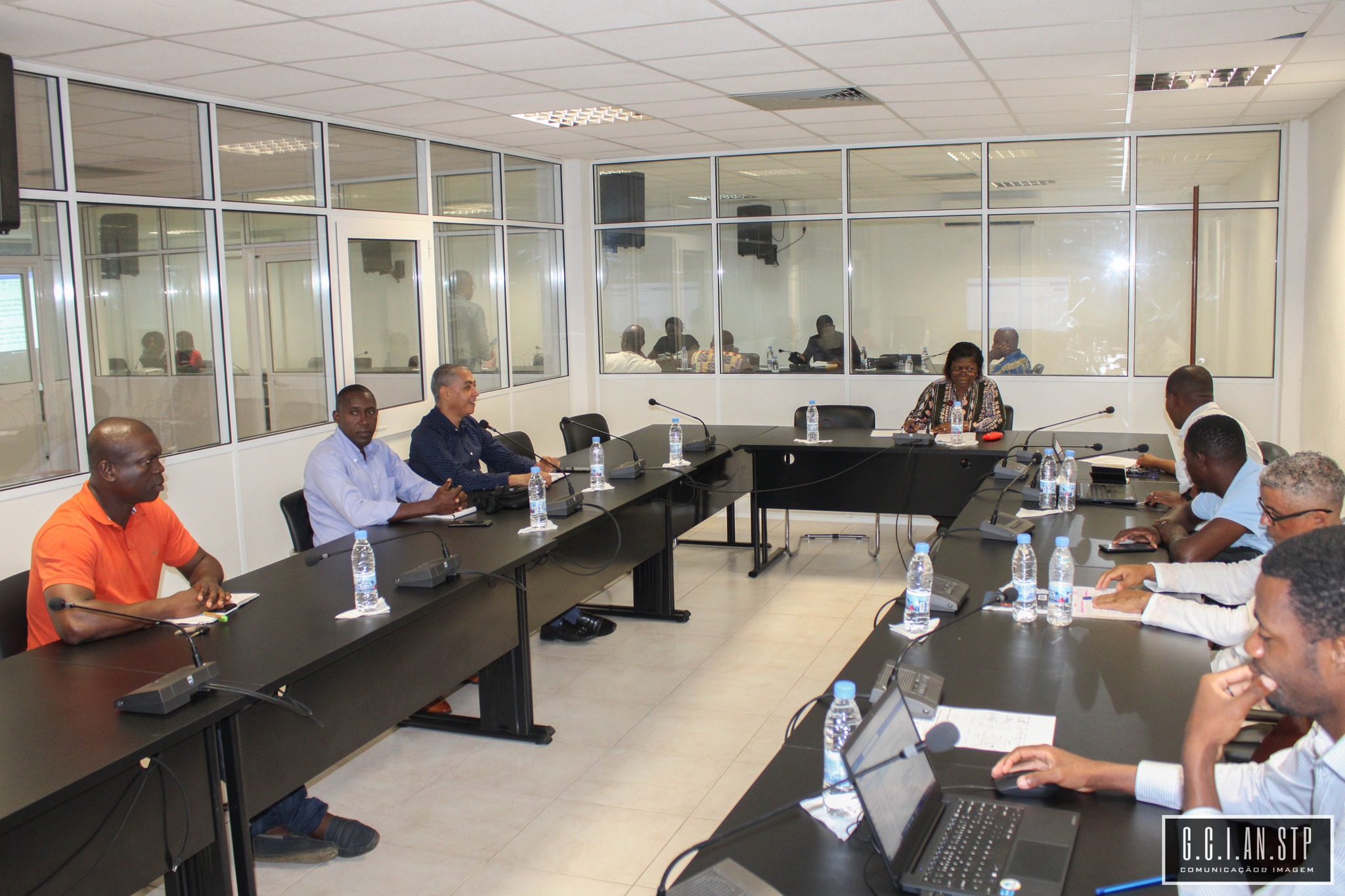 QUARTA COMISSÃO EM SESSÃO DE TRABALHO.