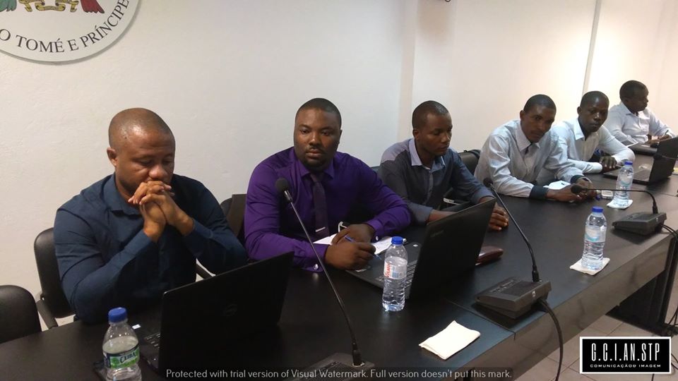 SEGUNDA COMISSÃO ESPECIALIZADA PERMANENTE DO PARLAMENTO SÃO-TOMENSE REÚNE-SE EM SESSÃO DE TRABALHO.