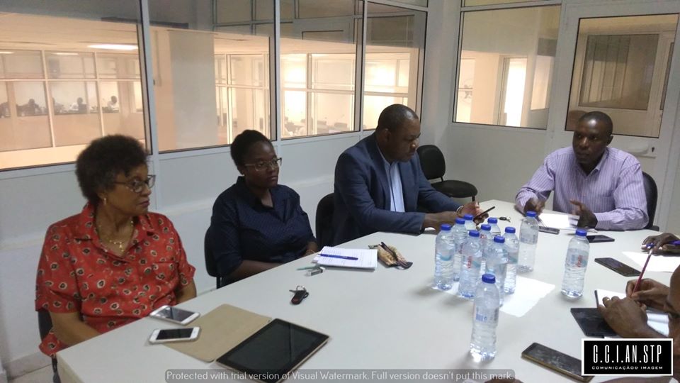 TERCEIRA COMISSÃO ESPECIALIZADA PERMANENTE DA ASSEMBLEIA NACIONAL REÚNE-SE EM SESSÃO DE TRABALHO.