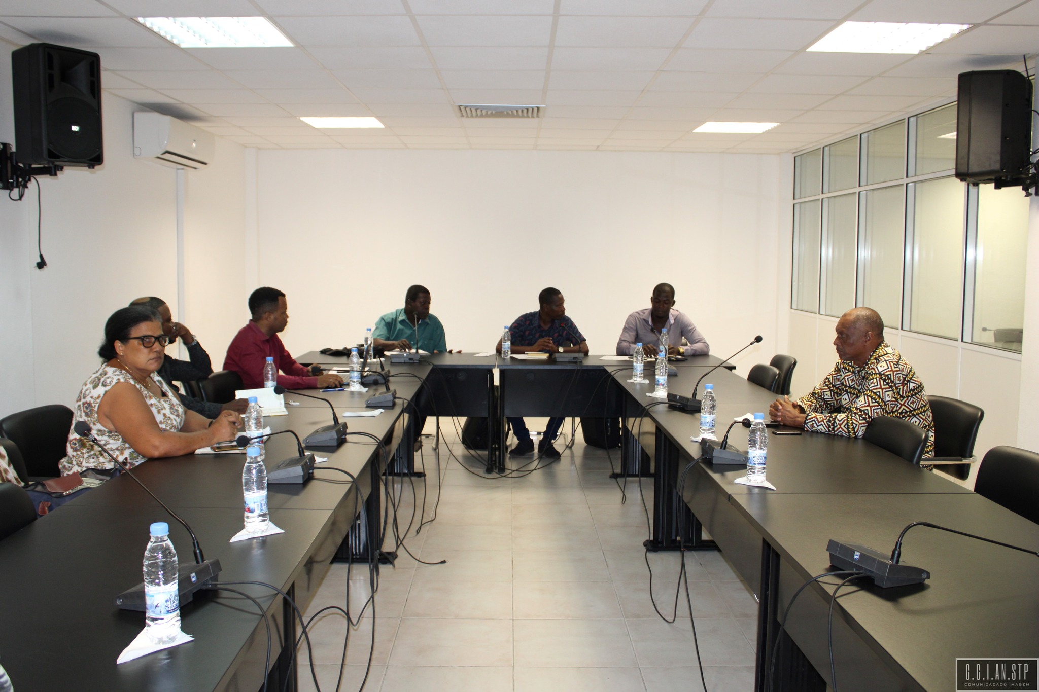 TERCEIRA COMISSÃO REUNIU-SE EM SESSÃO DE TRABALHO.