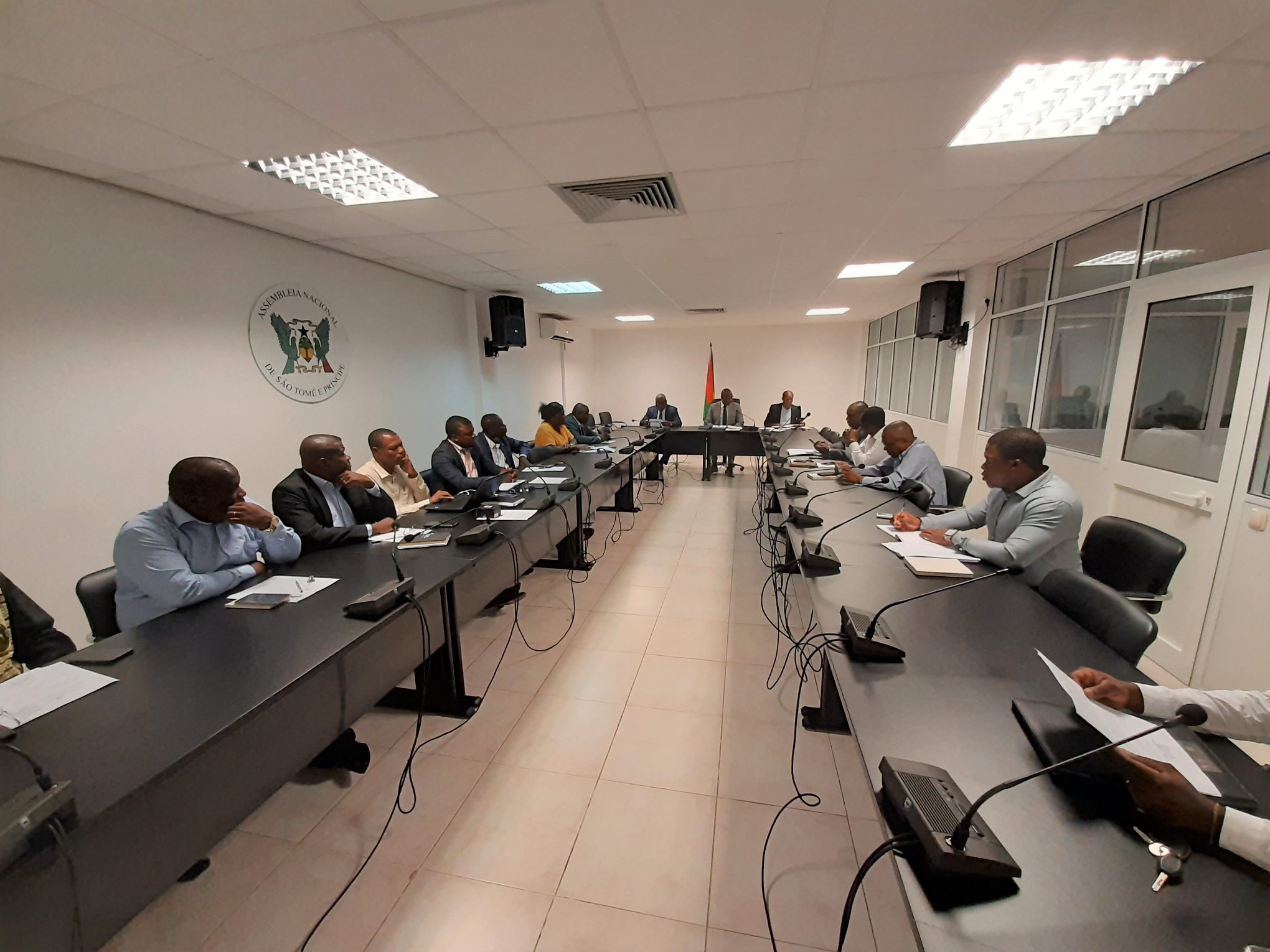 A Comissão Permanente da Assembleia Nacional reuniu-se, na manhã desta segunda-feira