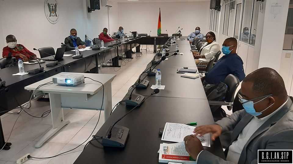 A Primeira Comissão realiza um encontro de Trabalho