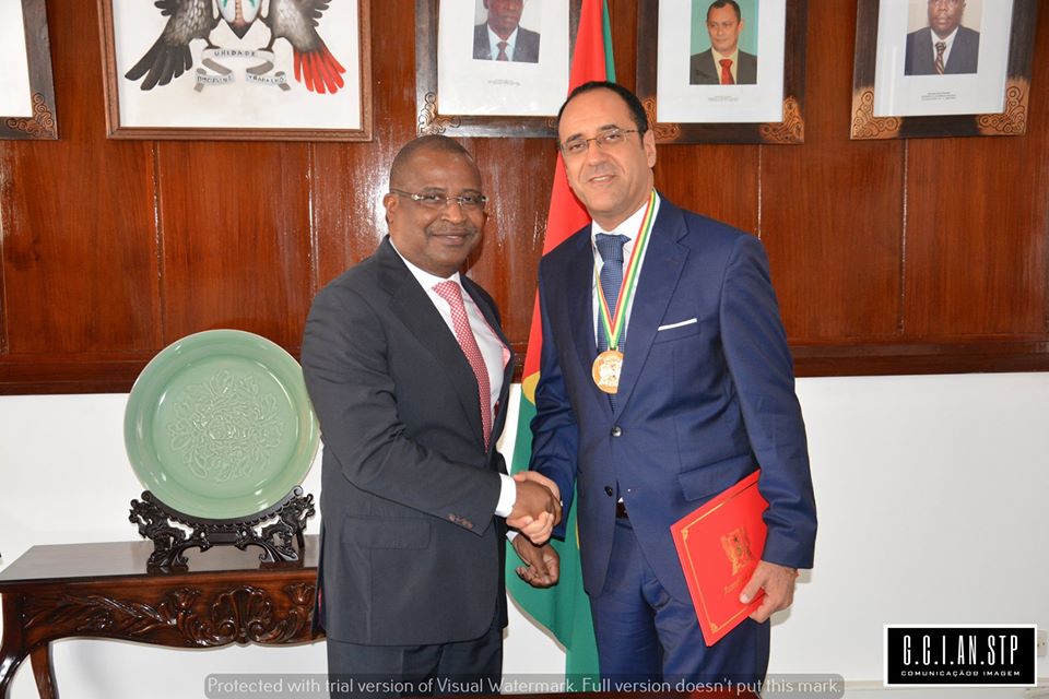 Marrocos Já Recebeu Medalha e Diploma de Méritos PARLAMENTO SÃO-TOMENSE HOMENAGEIA MARROCOS PELO APOIO A LUTA PELA INDEPENDÊNCIA DE S.TOMÉ E PRÍNCIPE