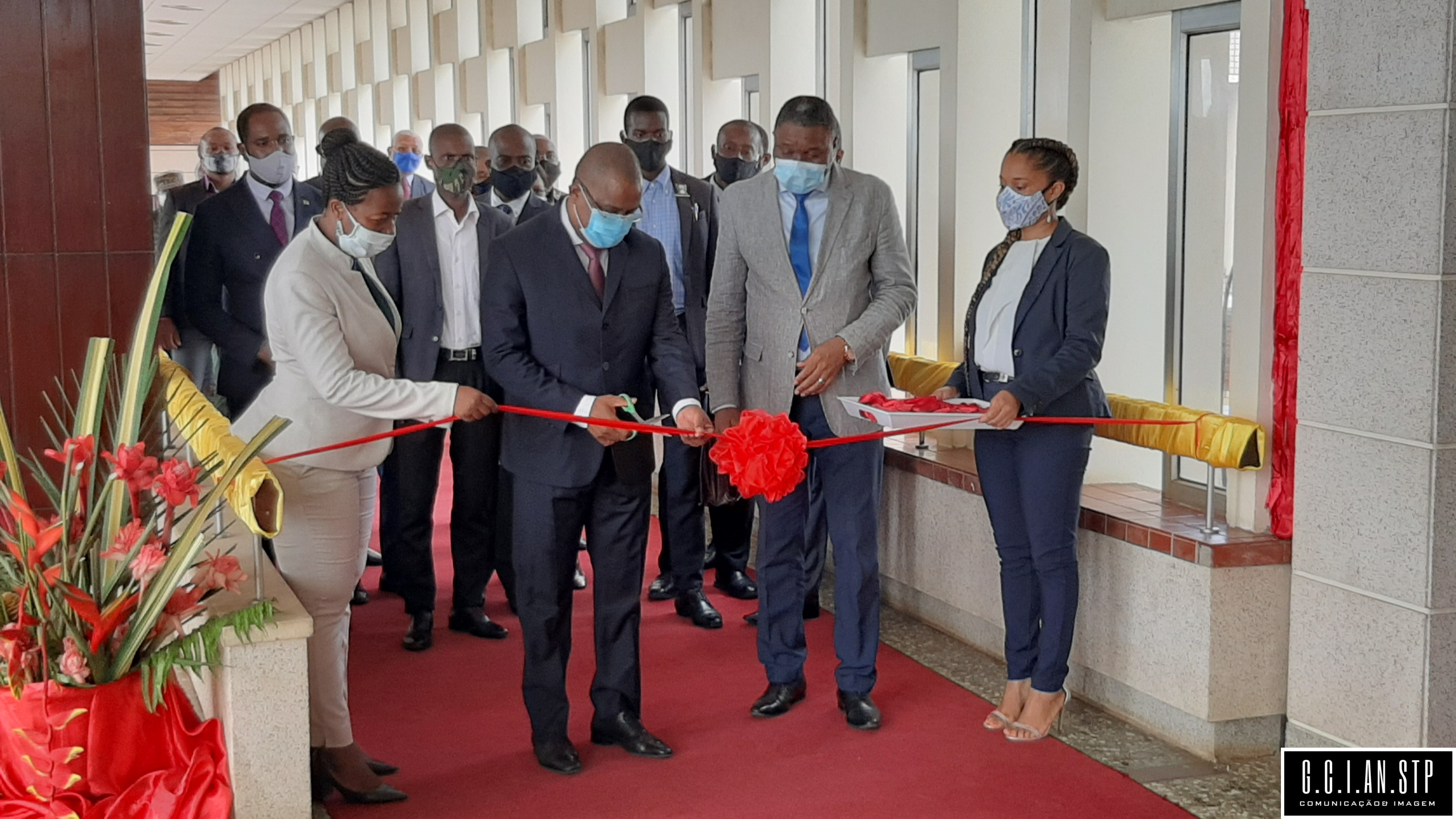 PRESIDENTE DELFIM NEVES INAUGURA EXPOSIÇÃO DO 45 ANOS DE INDEPENDÊNCIA COM PARTICIPAÇÃO DO PRIMEIRO-MINISTRO