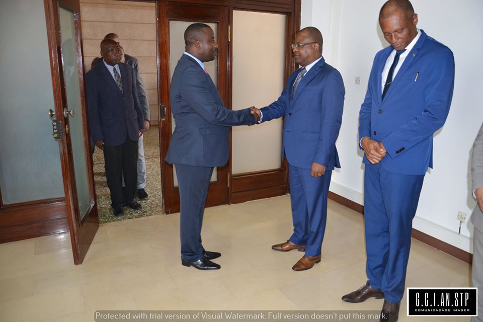 PRESIDENTE DELFIM NEVES RECEBE CUMPRIMENTOS DE ANO NOVO DAS BANCADAS E FUNCIONÁRIOS PARLAMENTARES