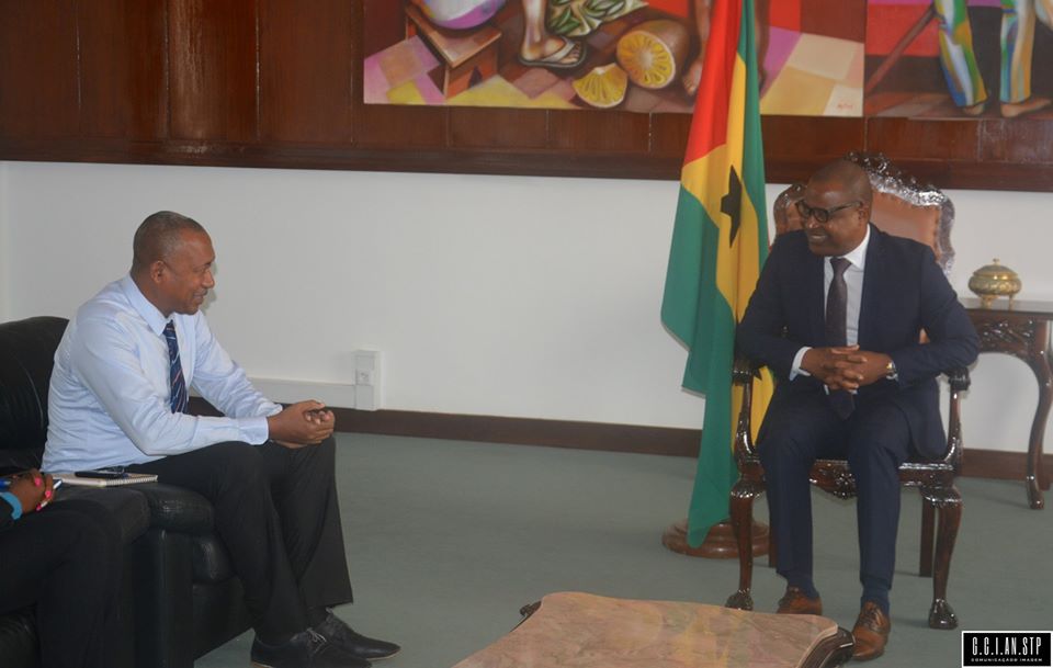 PRESIDENTE DELFIM NEVES RECEBE SINDICATO DOS TRABALHADORES DA HOTELARIA, TURISMO E RESTAURAÇÃO