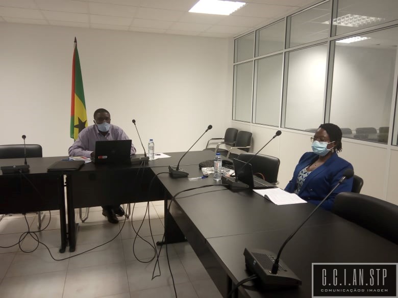 TERCEIRA COMISSÃO ESPECIALIZADA REÚNE-SE EM SESSÃO DE TRABALHO