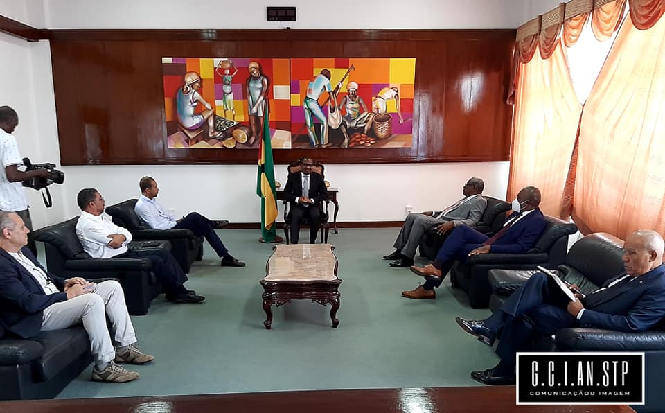 O Presidente da Assembleia Nacional, Delfim Santiago das Neves, recebeu em audiência na passada terça-feira, o Presidente da Associação de Turismo, Hamilton Cruz