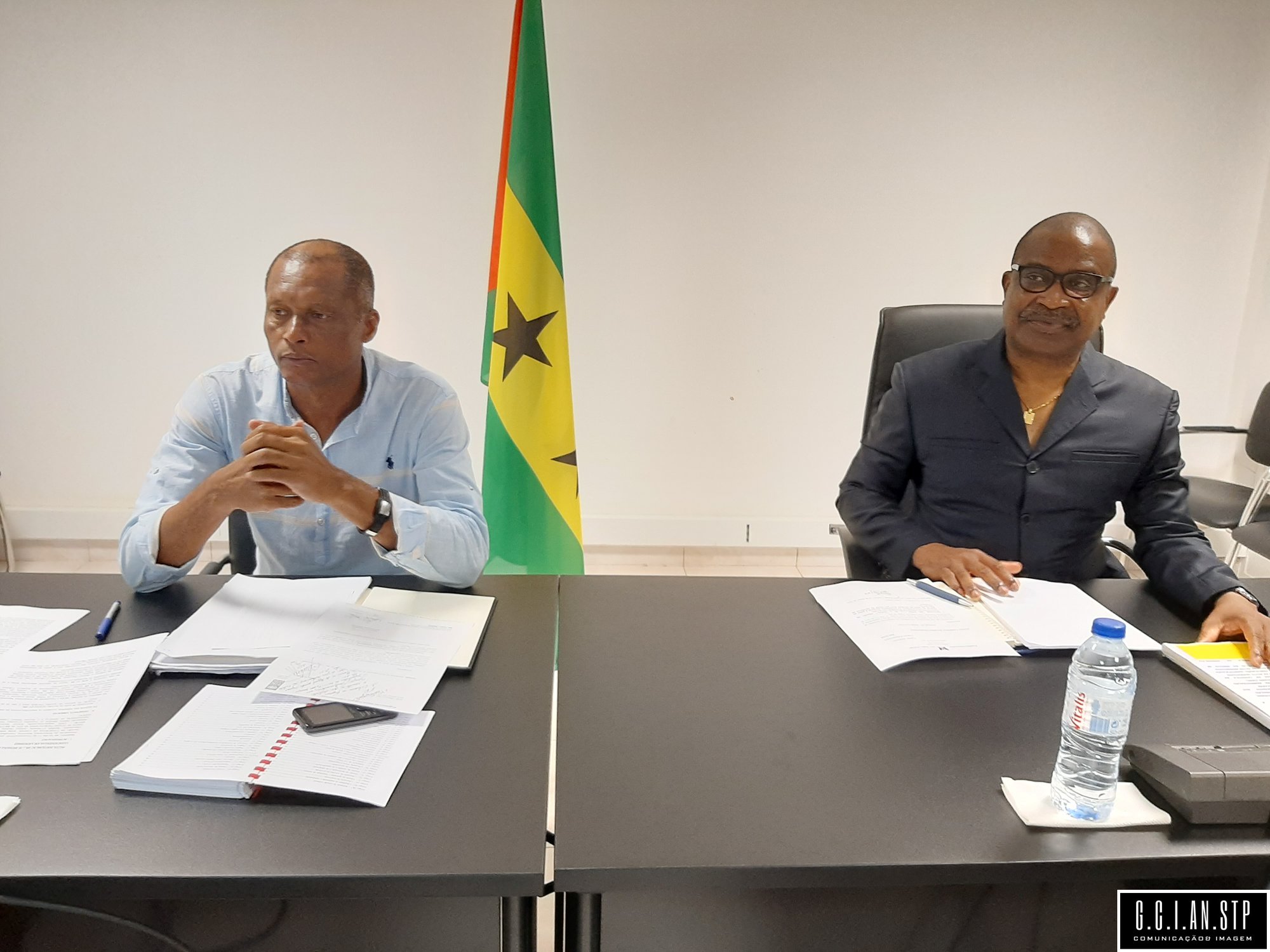 PRESIDENTE DA ASSEMBLEIA NACIONAL,DELFIM NEVES PRESIDE ENCONTRO COM GOVERNO