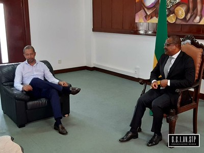 O Presidente da Assembleia Nacional, Delfim Santiago das Neves, recebeu em audiência o Presidente da Associação de Turismo,Hamilton Cruz.