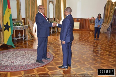 PRESIDENTE DA ASSEMBLEIA NACIONAL APRESENTA CUMPRIMENTOS DE ANO NOVO AO PRESIDENTE EVARISTO CARVALHO