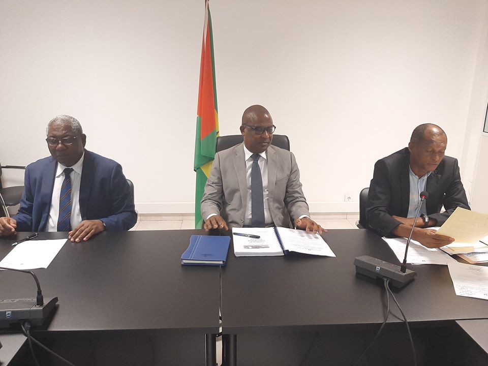 Comissão Permanente da Assembleia Nacional Reuniu no dia 02 de Março,a sessão foi  orientada pelo Presidente da Assembleia Nacional, Delfim Santiago das Neves. 