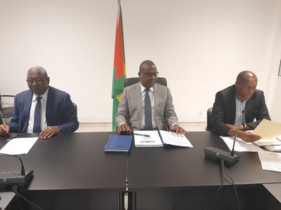 Comissão Permanente da Assembleia Nacional Reuniu no dia 02 de Março,a sessão foi  orientada pelo Presidente da Assembleia Nacional, Delfim Santiago das Neves. 